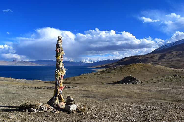 Towards Tso Moriri • a quieter shore